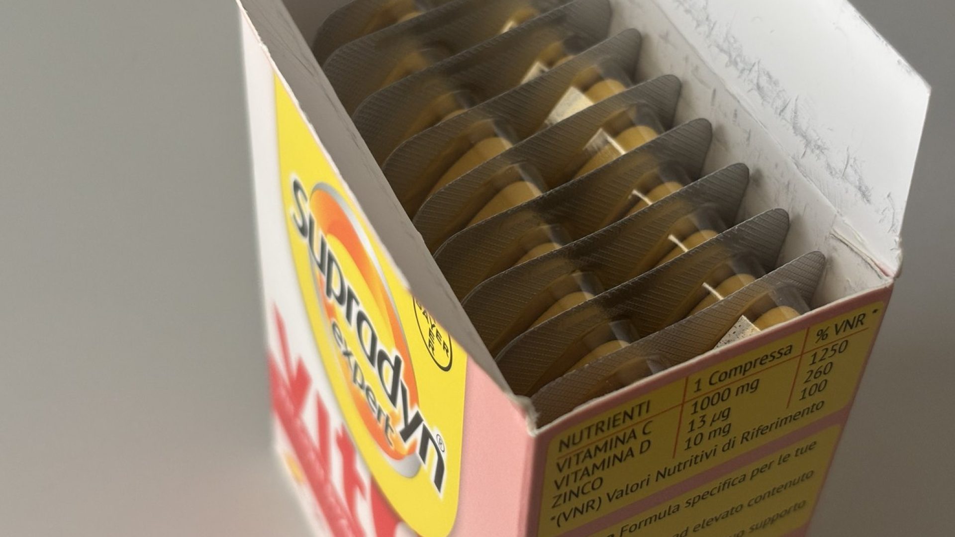 Tabella valori nutrizionali Supradyn Expert Vitamina C 1000 mg, vitamina D e zinco