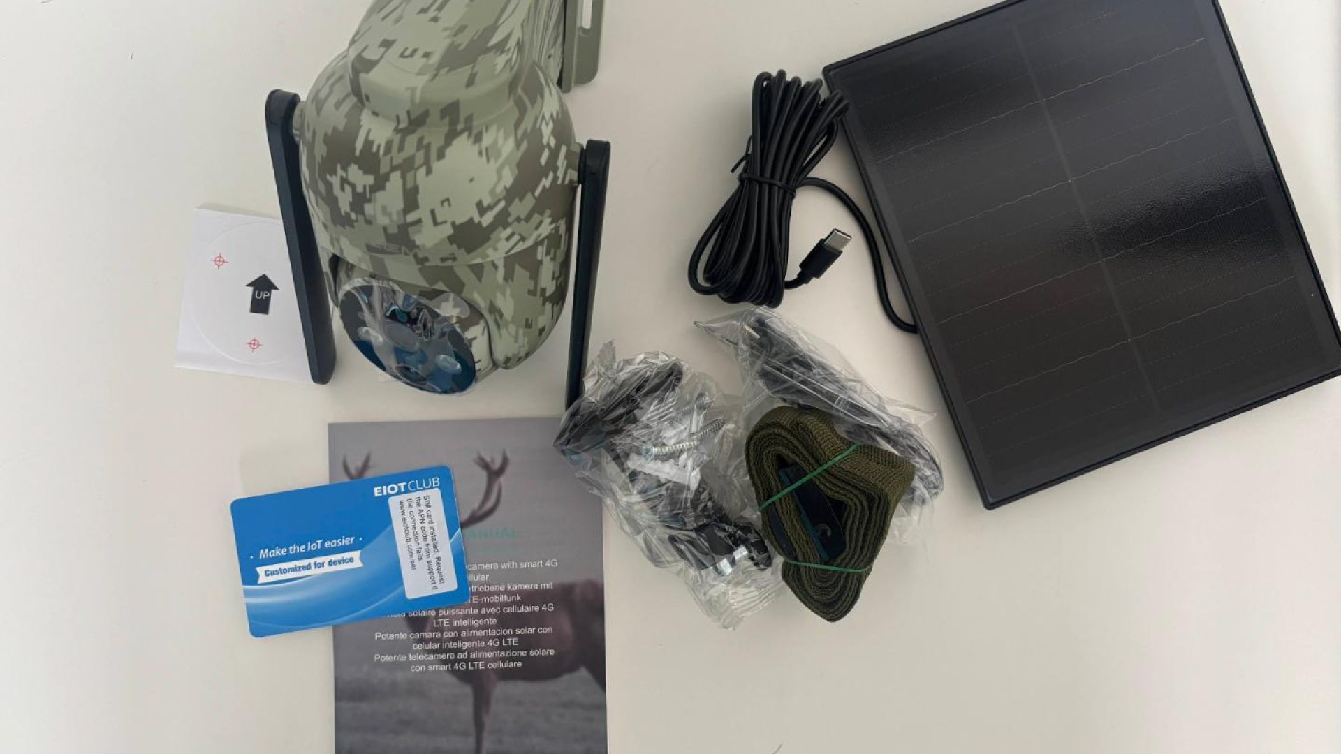 Telecamera solare 4G LEMNOI con SIM inclusa e accessori di montaggio