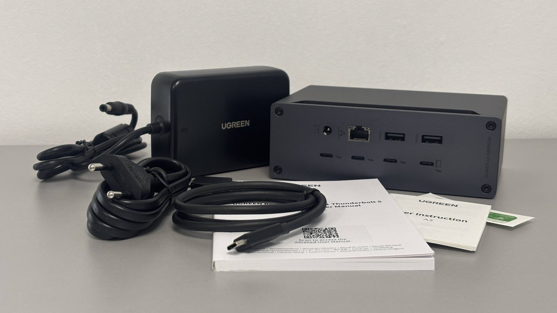 UGREEN Revodok Max 293 Thunderbolt 5 docking station