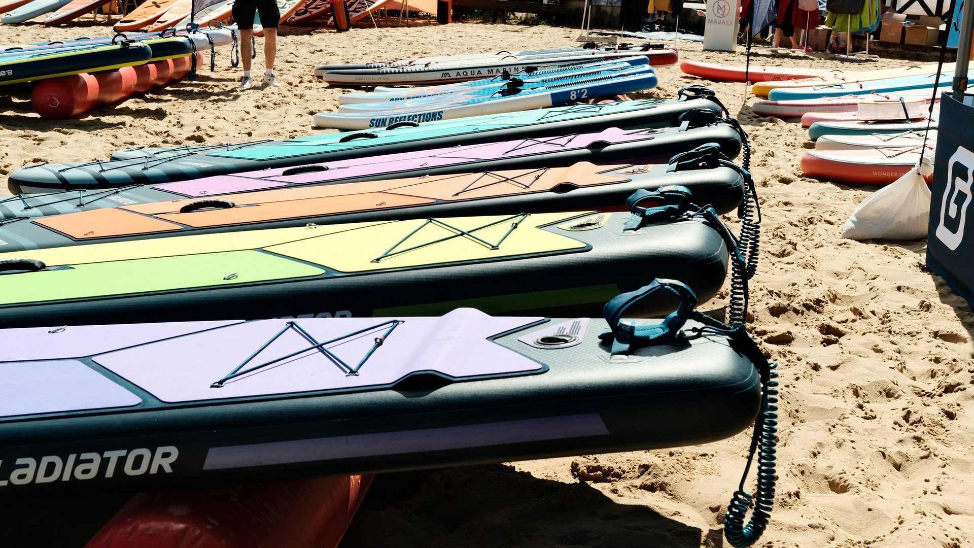 Tavole SUP gonfiabili su spiaggia, Pack SUP Decathlon 100 Convertibile in offerta 21%