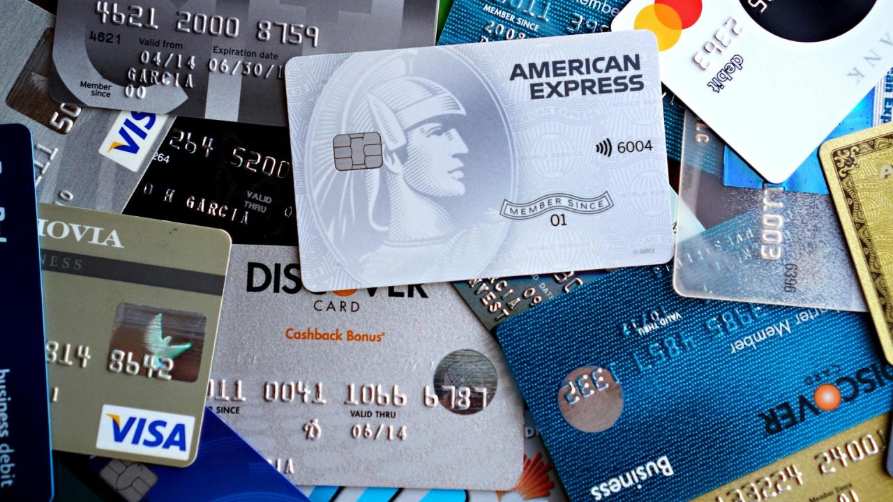 Selezione di carte di credito e debito Visa, Mastercard e American Express